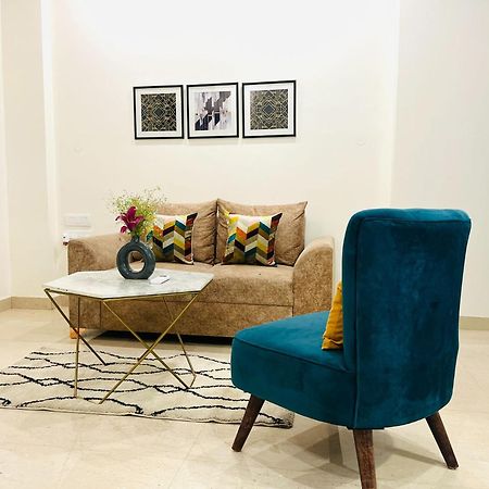 Bluo 1Bhk - Dlf Cybercity, Balcony, Lift, Parking Gurgáon Kültér fotó