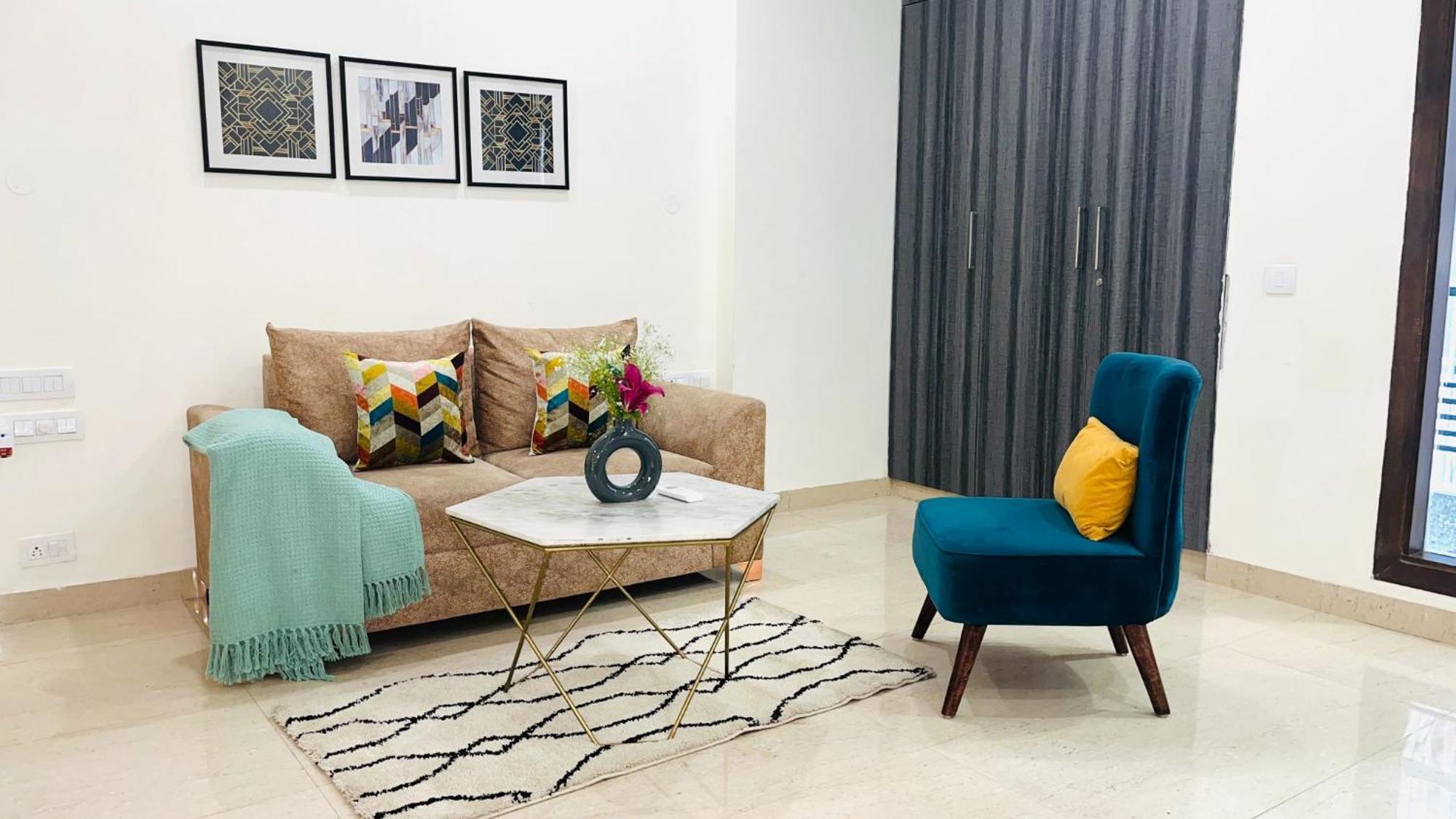 Bluo 1Bhk - Dlf Cybercity, Balcony, Lift, Parking Gurgáon Kültér fotó